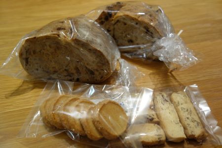熊本県阿蘇郡南小国町cafekarinのパンと焼き菓子