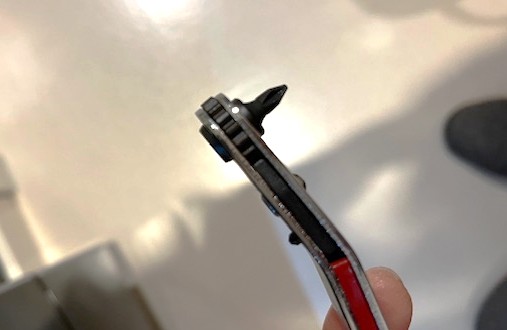 【ドラム式洗濯機・東芝ZABOON・ザブーン】洗濯物のほこりでお悩みの方へ・奥の手!掃除方法 ラチェットドライバー