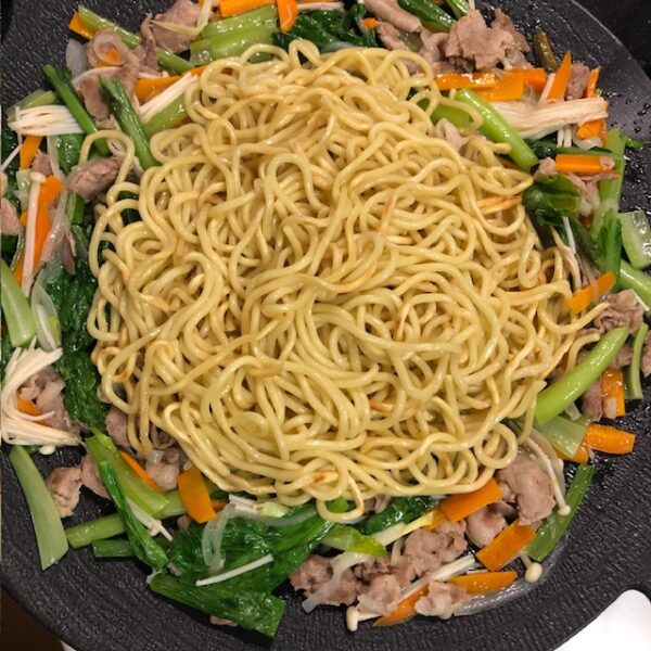 JHQマルチグリドルで作る簡単キャンプ飯レシピ博多皿うどん