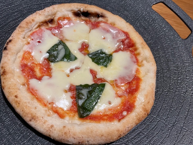 【JHQマルチグリドル簡単キャンプ飯】PIZZAREVO（ピザレボ）ただ焼くだけ手作り本格イタリアンピザ♪