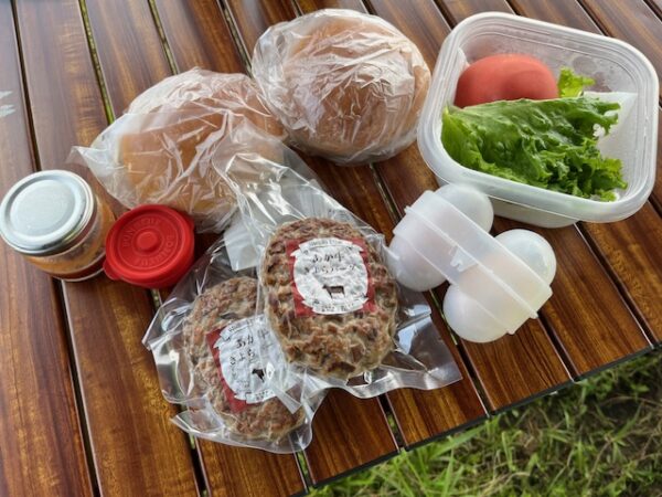 【押戸石の丘ディキャンプ】きよらカァサで買ったあか牛ハンバーグでハンバーガー作ってみた