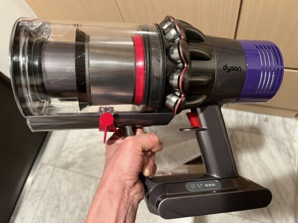 【ダイソンV10トリガー故障】公式を諦めて楽天「東京生活家電修理センター」で新品同様に